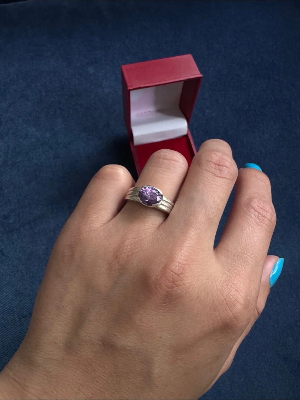 Stunning Vintage 925 Sterling silver Amethyst Engagement Ring Size 6